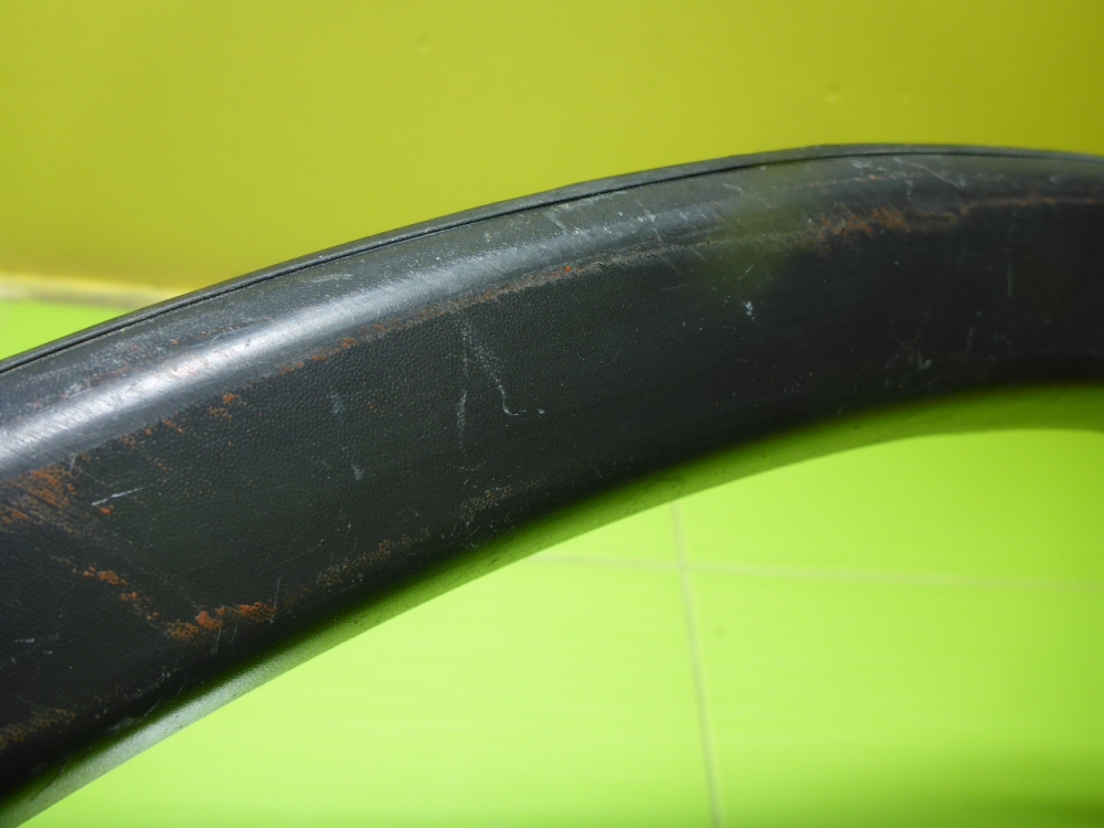 Накладка заднего крыла левого