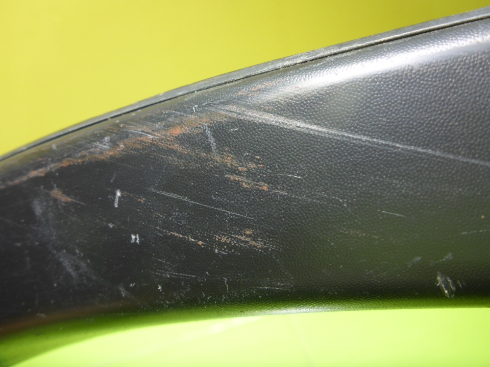 Накладка заднего крыла левого