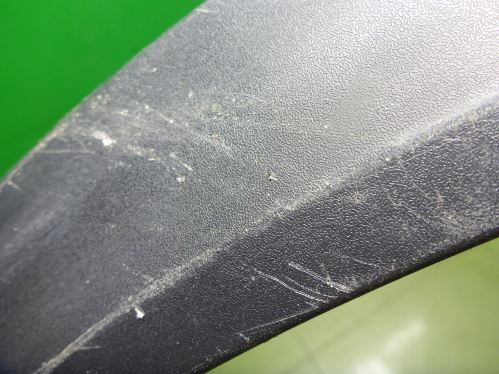 Накладка переднего крыла левого