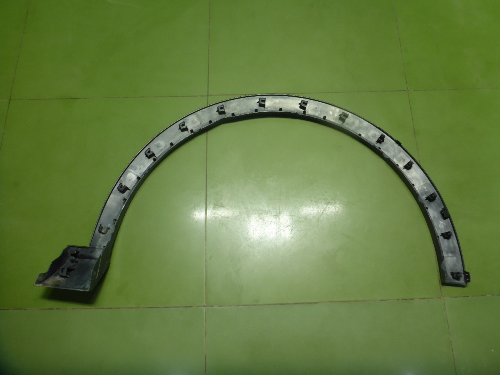 Накладка переднего крыла левого