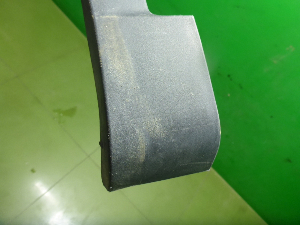 Накладка переднего крыла левого