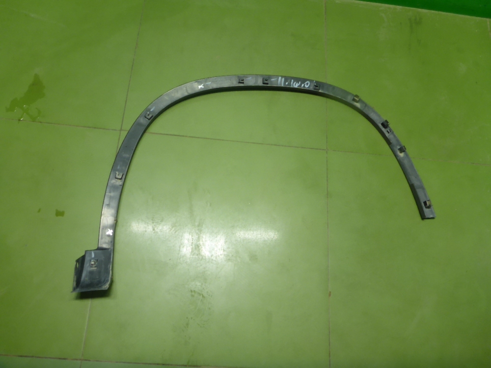 Накладка переднего крыла левого