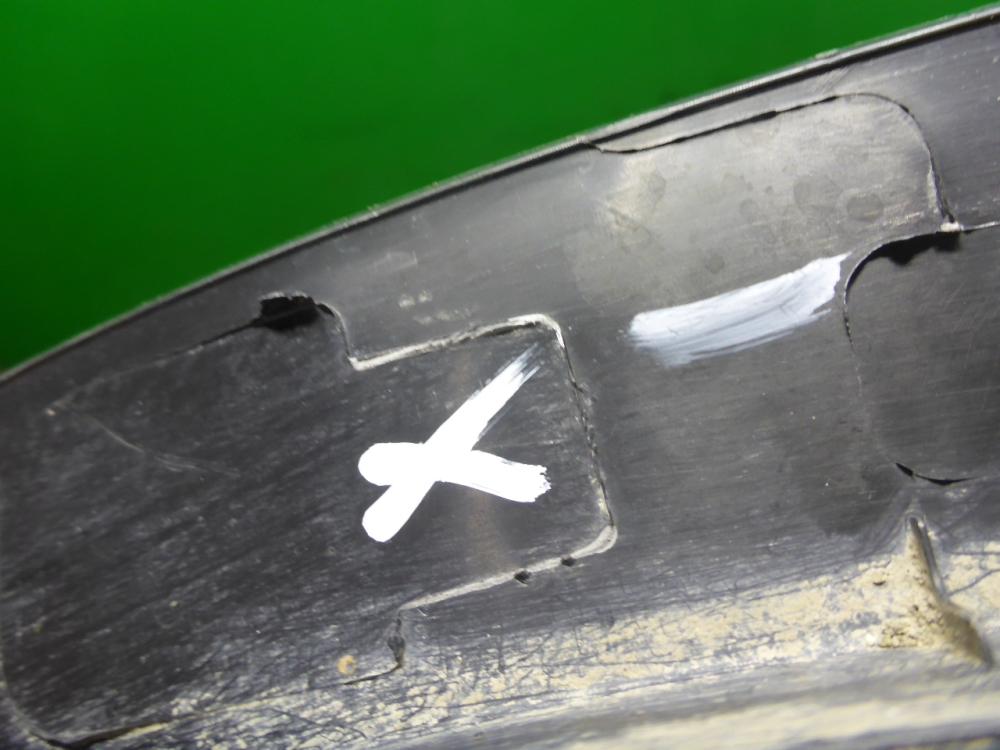 Накладка переднего крыла левого