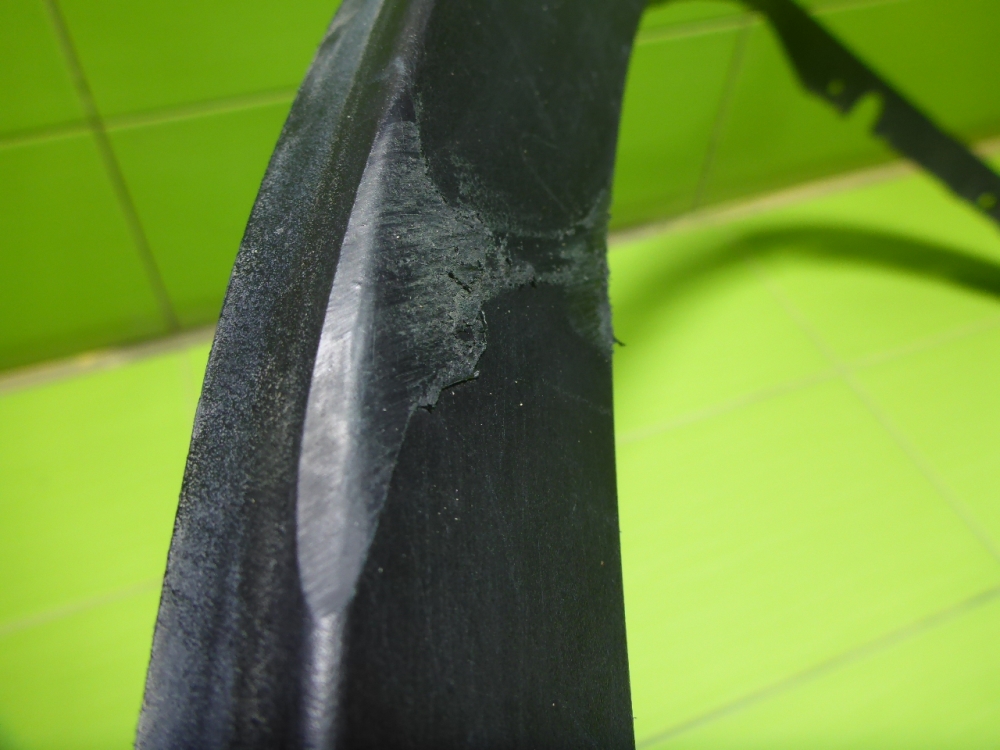 Накладка заднего крыла левого