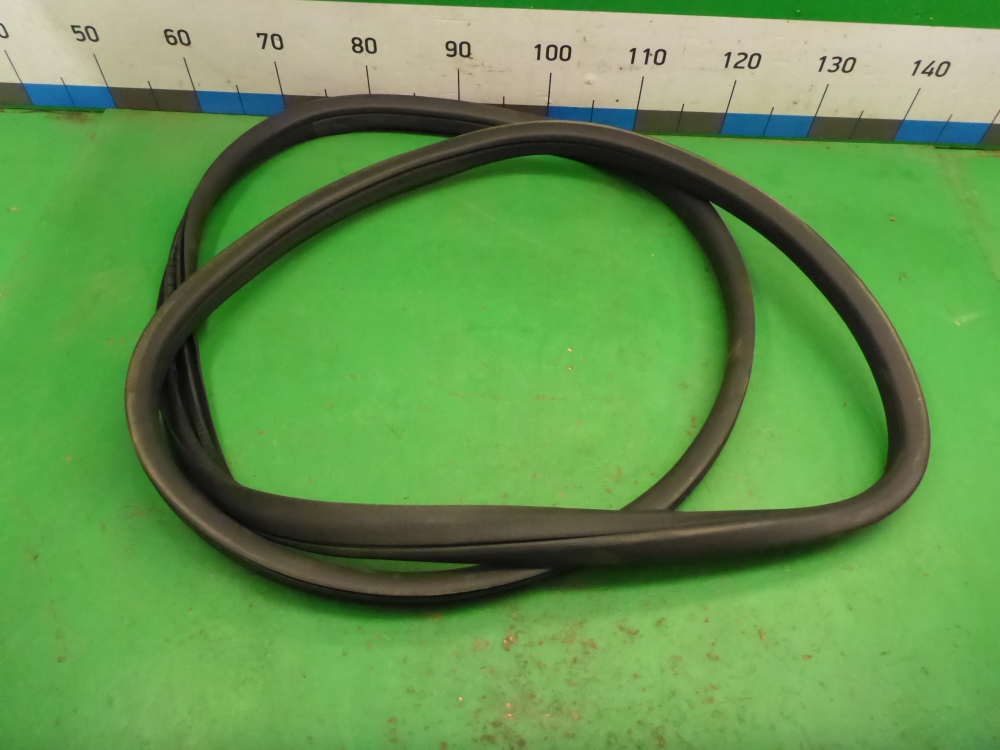 Уплотнитель двери