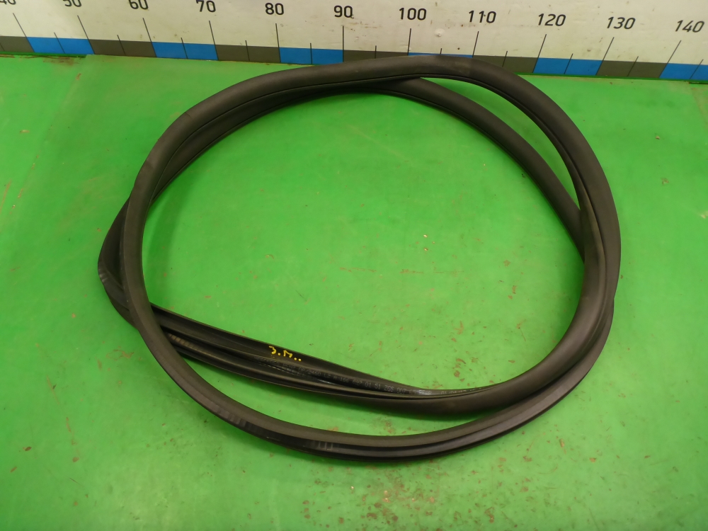 Уплотнитель двери