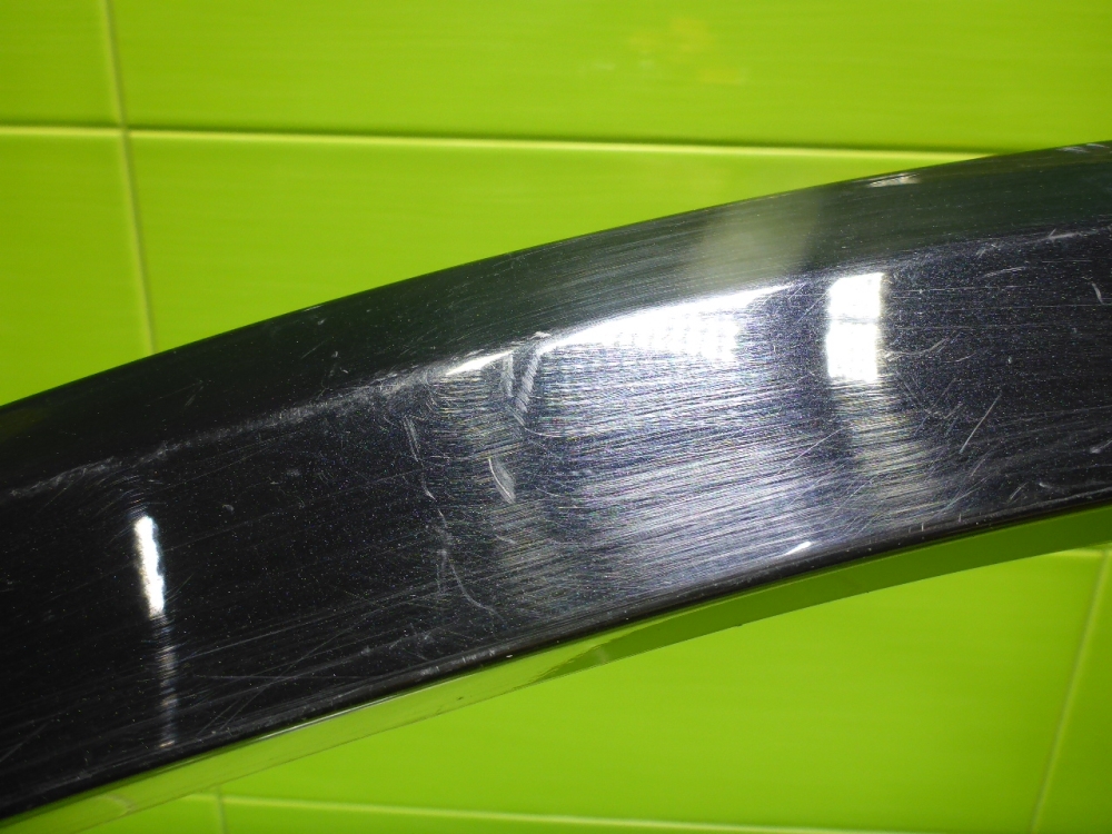 Накладка переднего крыла правого