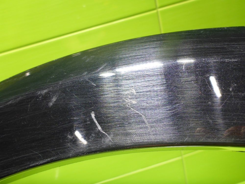 Накладка переднего крыла правого