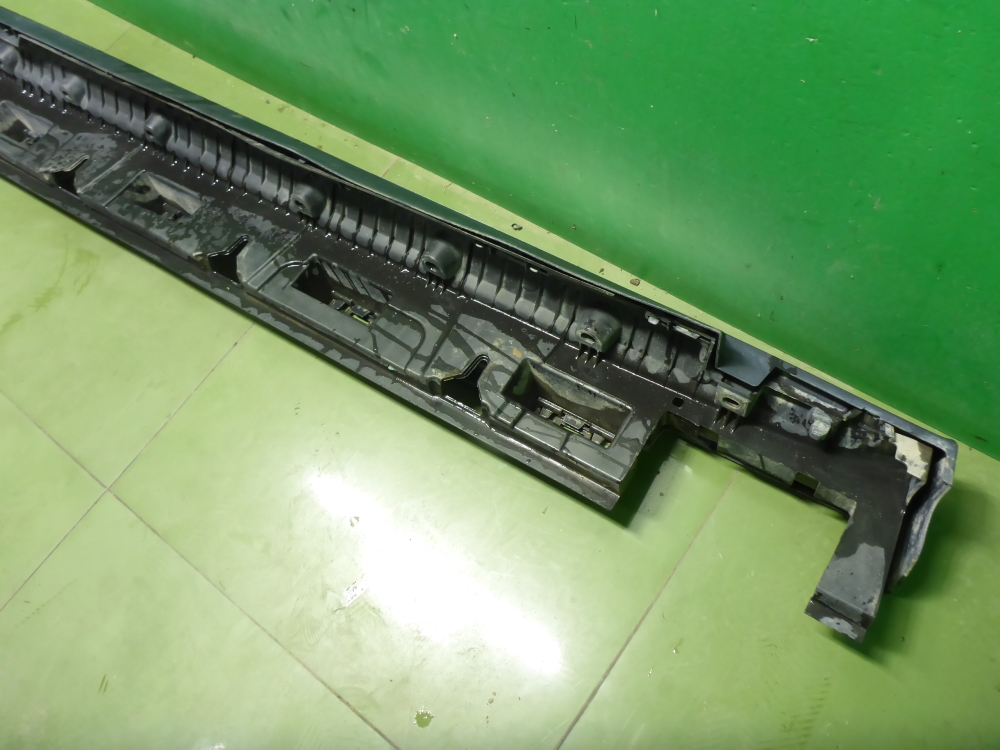 Подножка левая