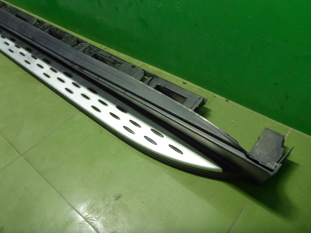 Подножка левая