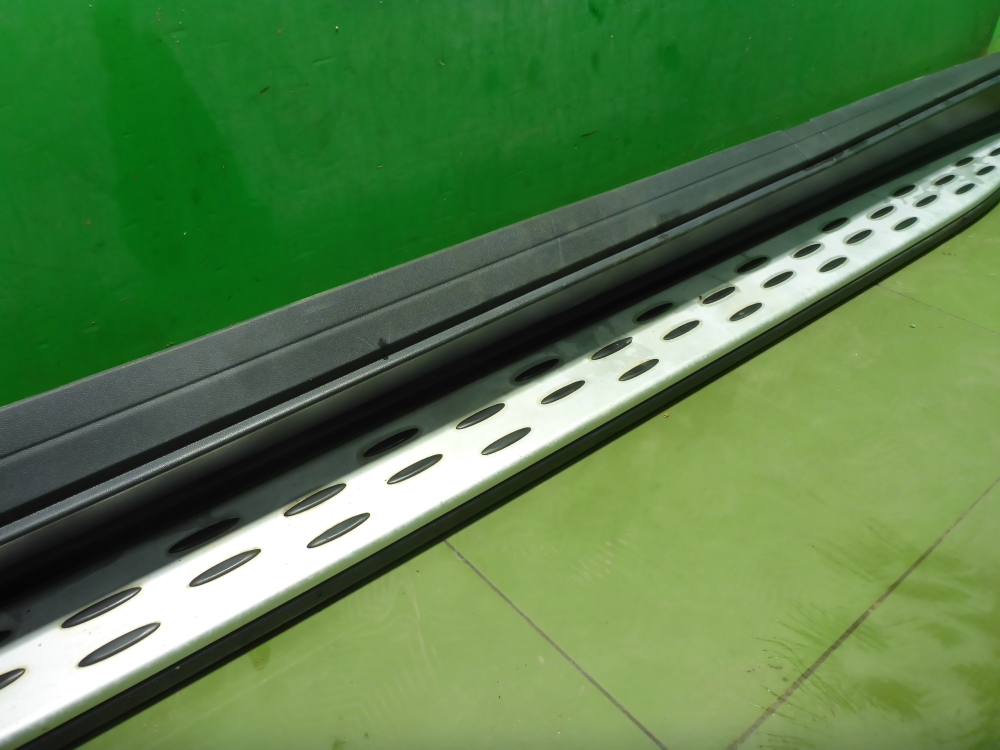 Подножка левая