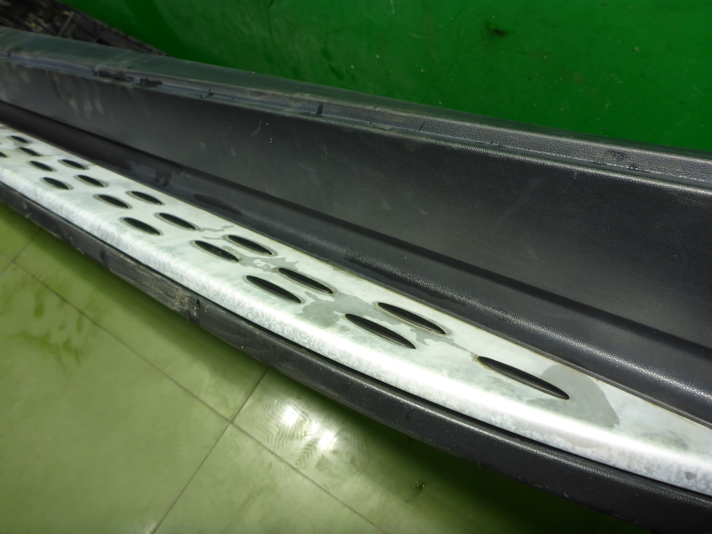 Подножка левая