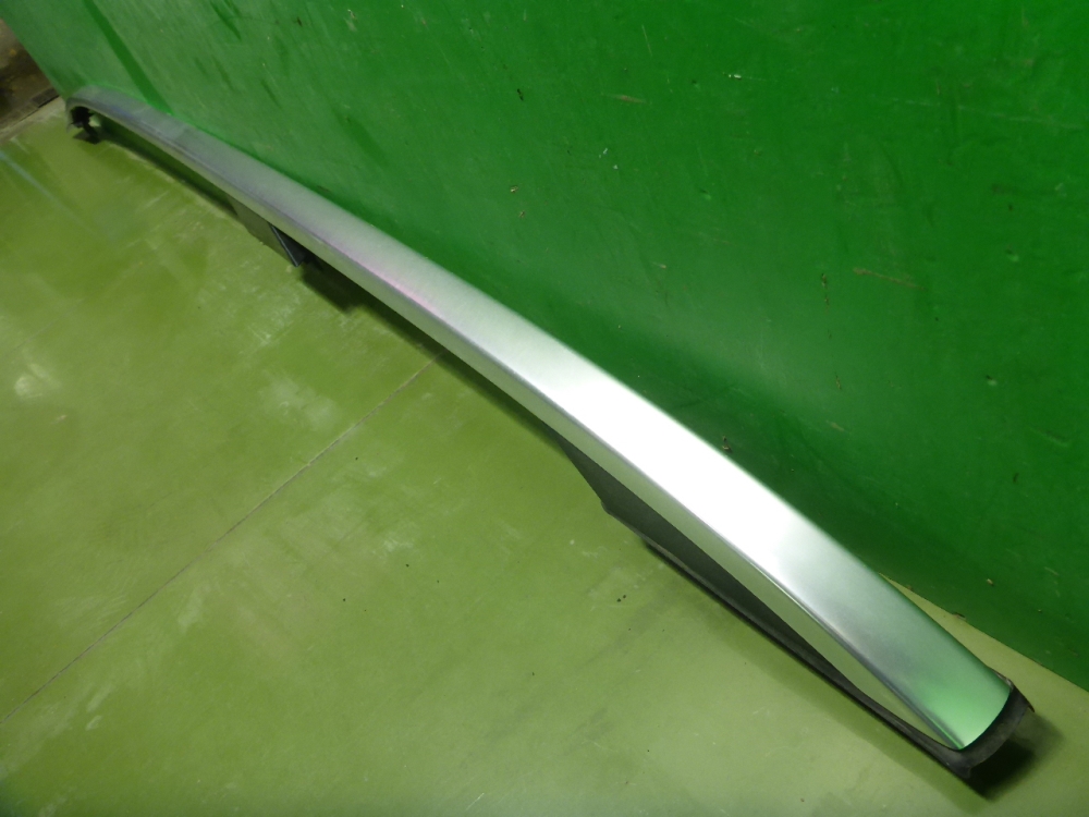 Рейлинг (релинг) левый (планка на крышу)