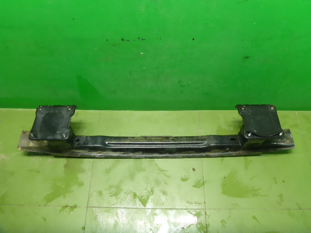 Усилитель заднего бампера