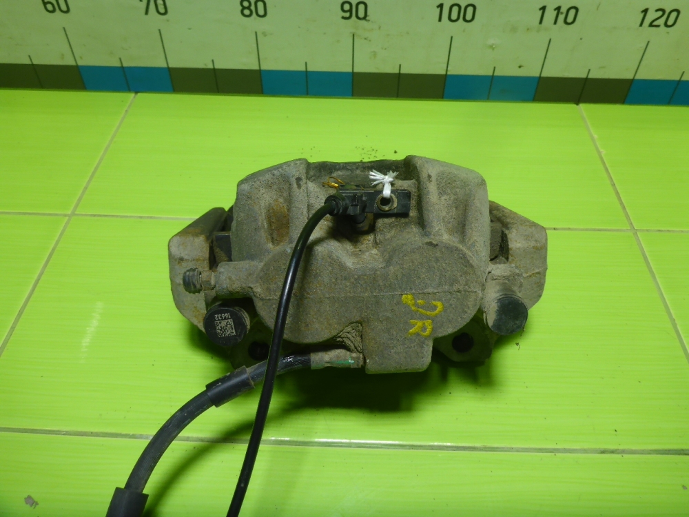 Суппорт передний правый