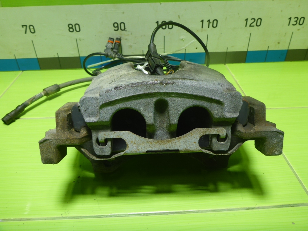 Суппорт передний правый