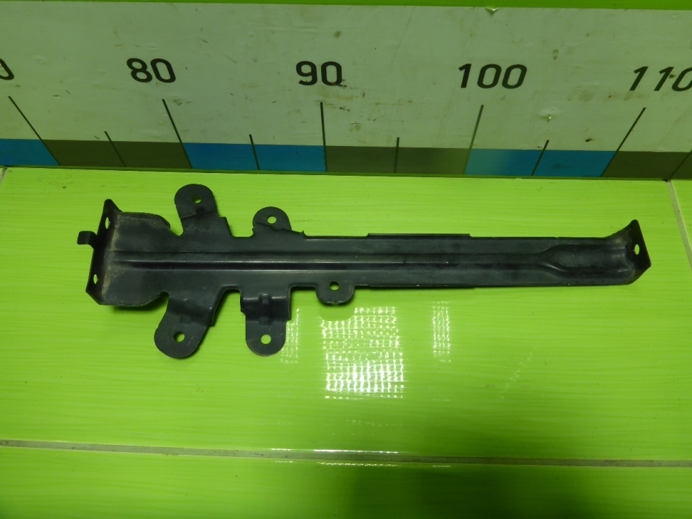 Кронштейн передней панели