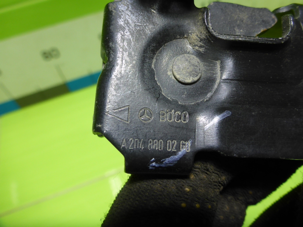 Замок капота