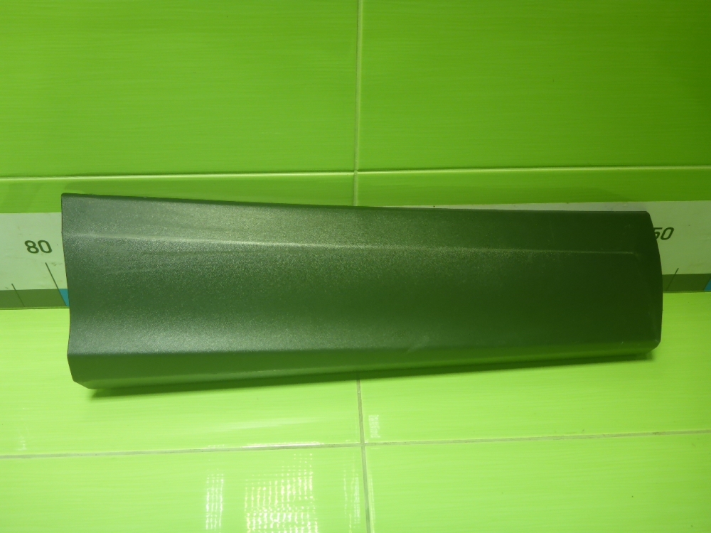 Накладка двери задней правой