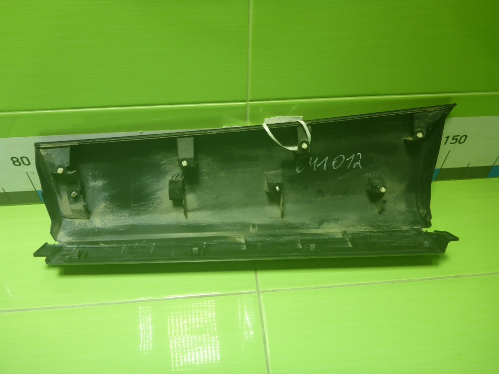 Накладка двери задней правой