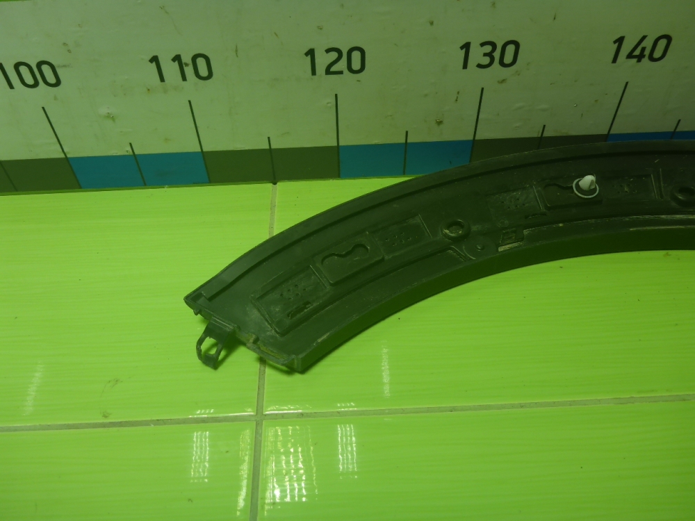 Накладка заднего крыла левого