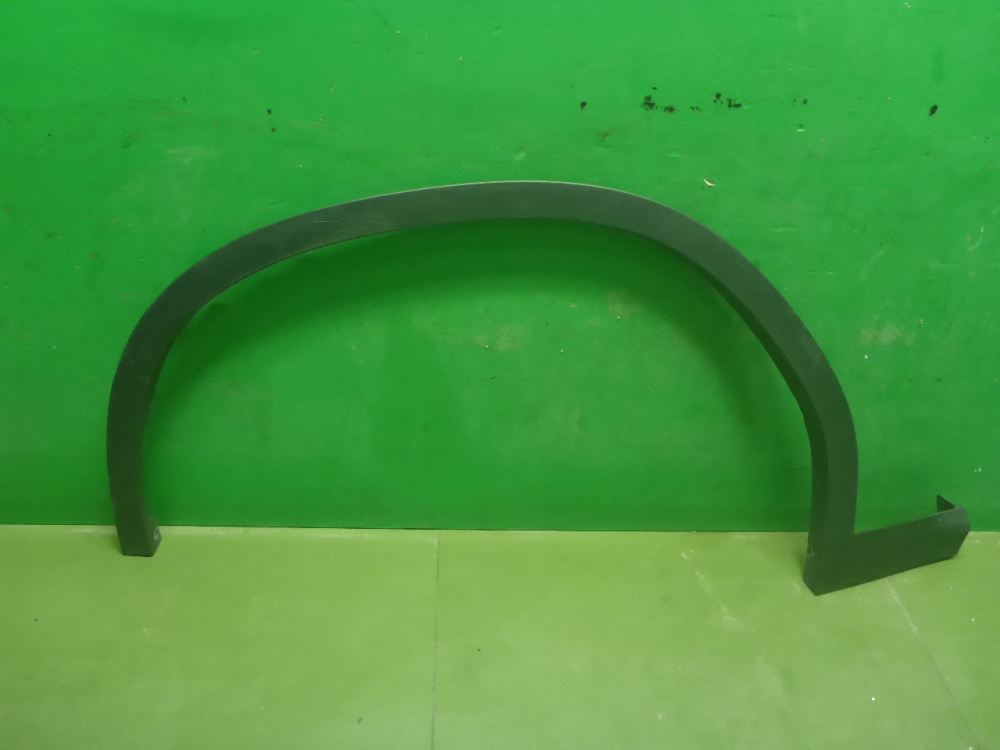 Накладка переднего крыла левого