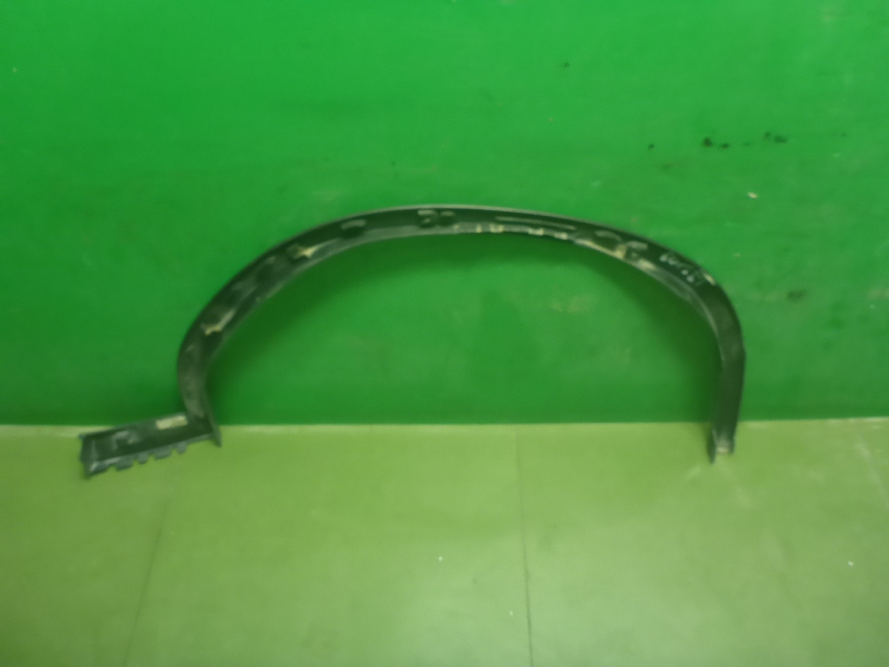 Накладка переднего крыла левого