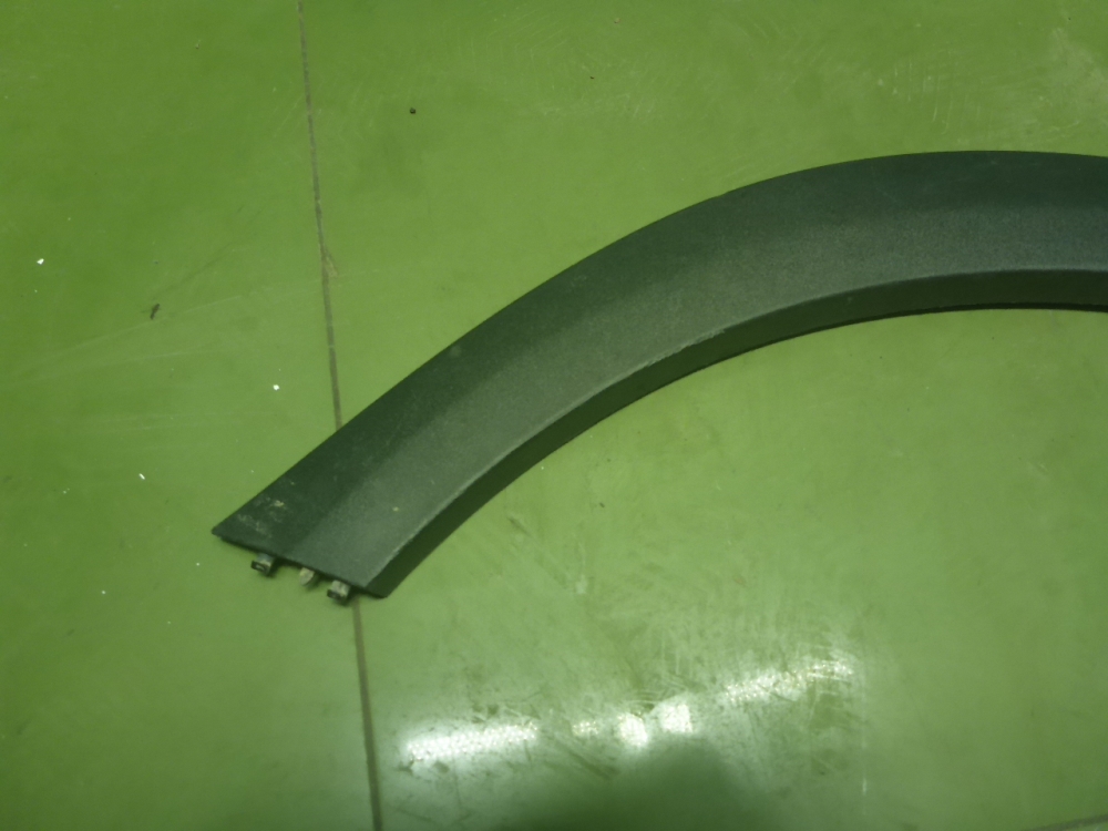 Накладка заднего крыла левого