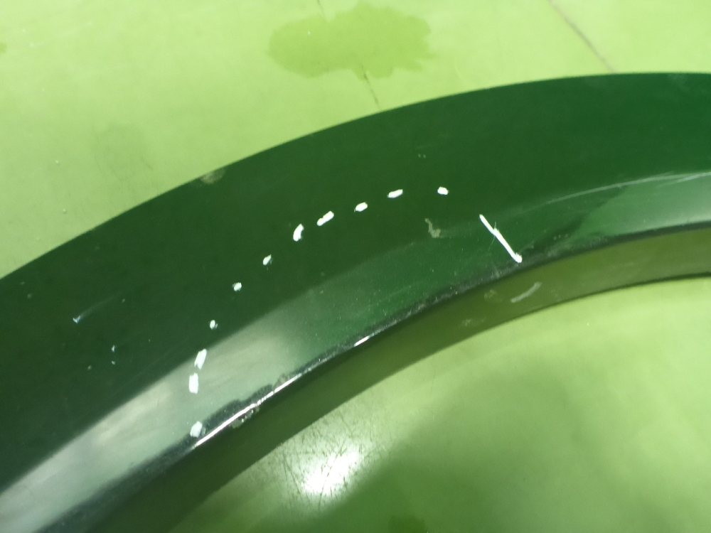 Накладка заднего крыла правого