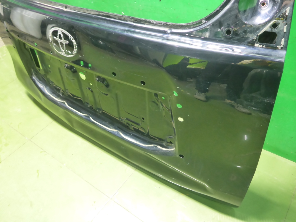 Дверь багажника