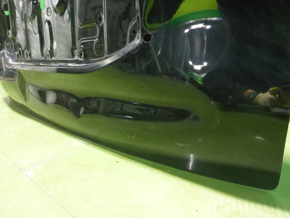 Дверь багажника