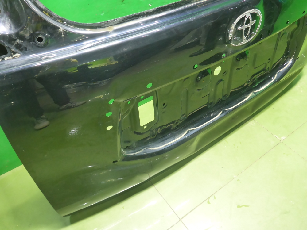 Дверь багажника