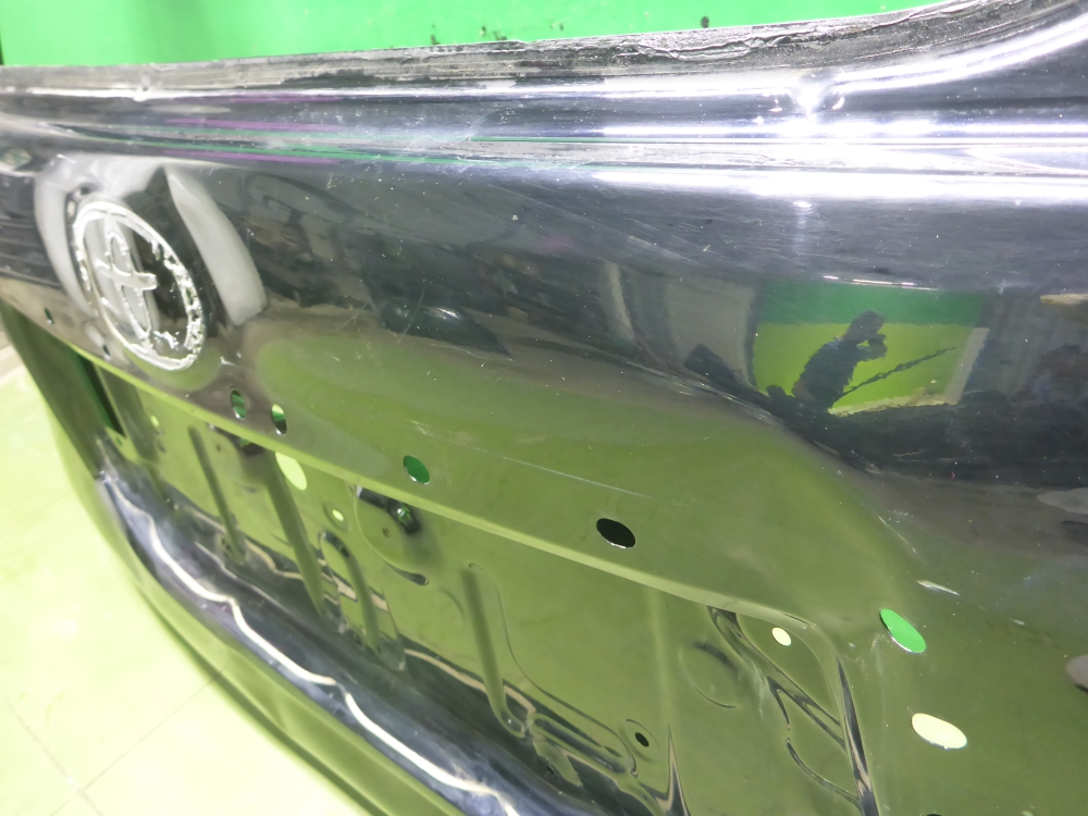 Дверь багажника