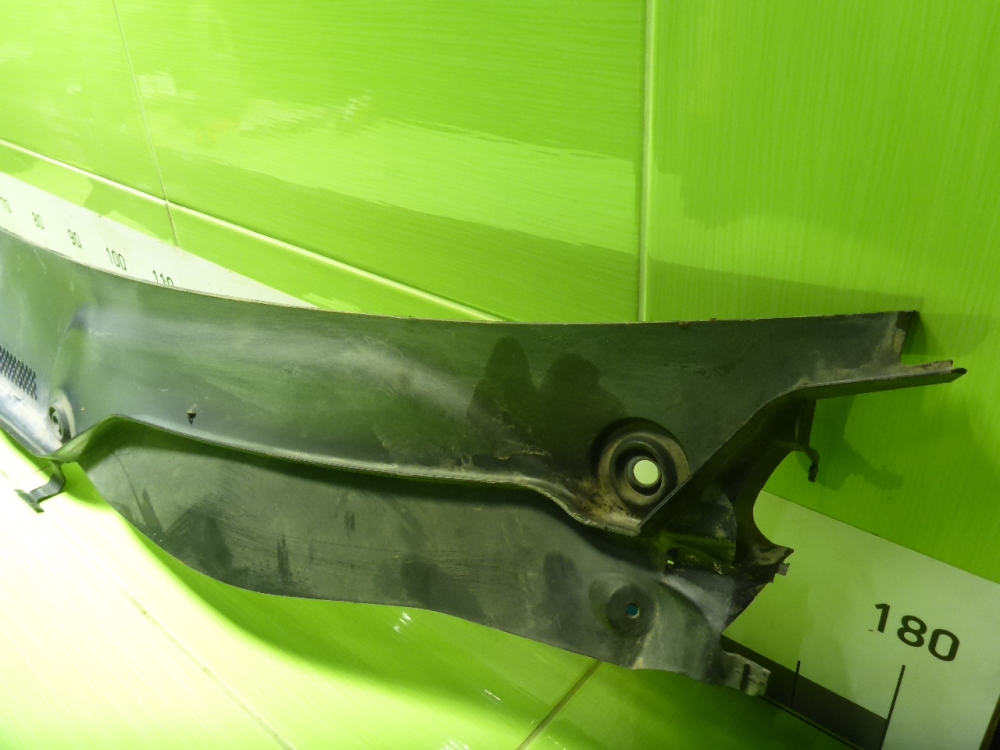 Решетка стеклоочистителей (Жабо)