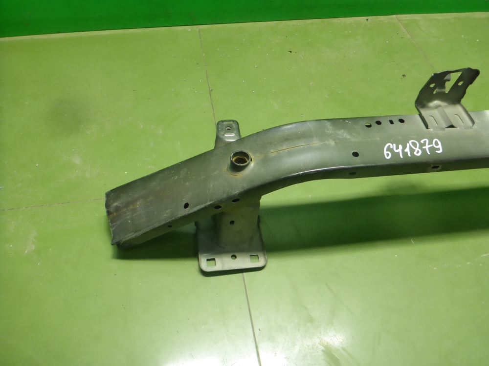 Усилитель переднего бампера