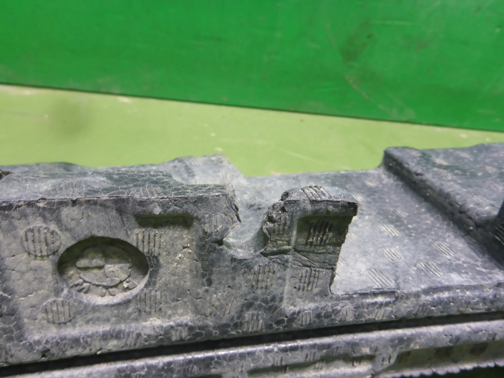 Наполнитель переднего бампера