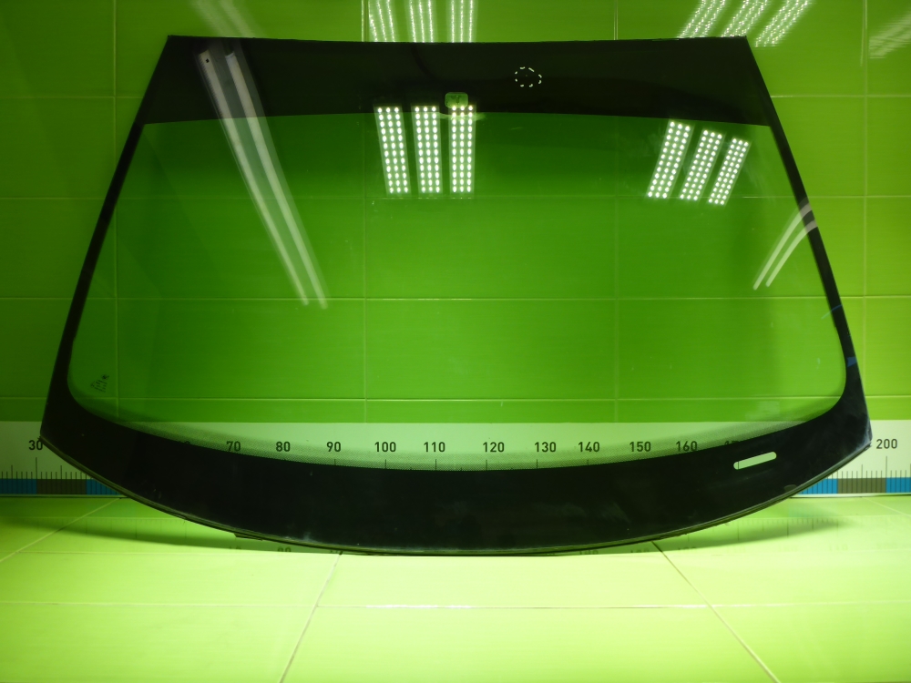 Стекло лобовое