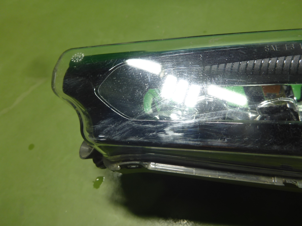 Фара противотуманная левая