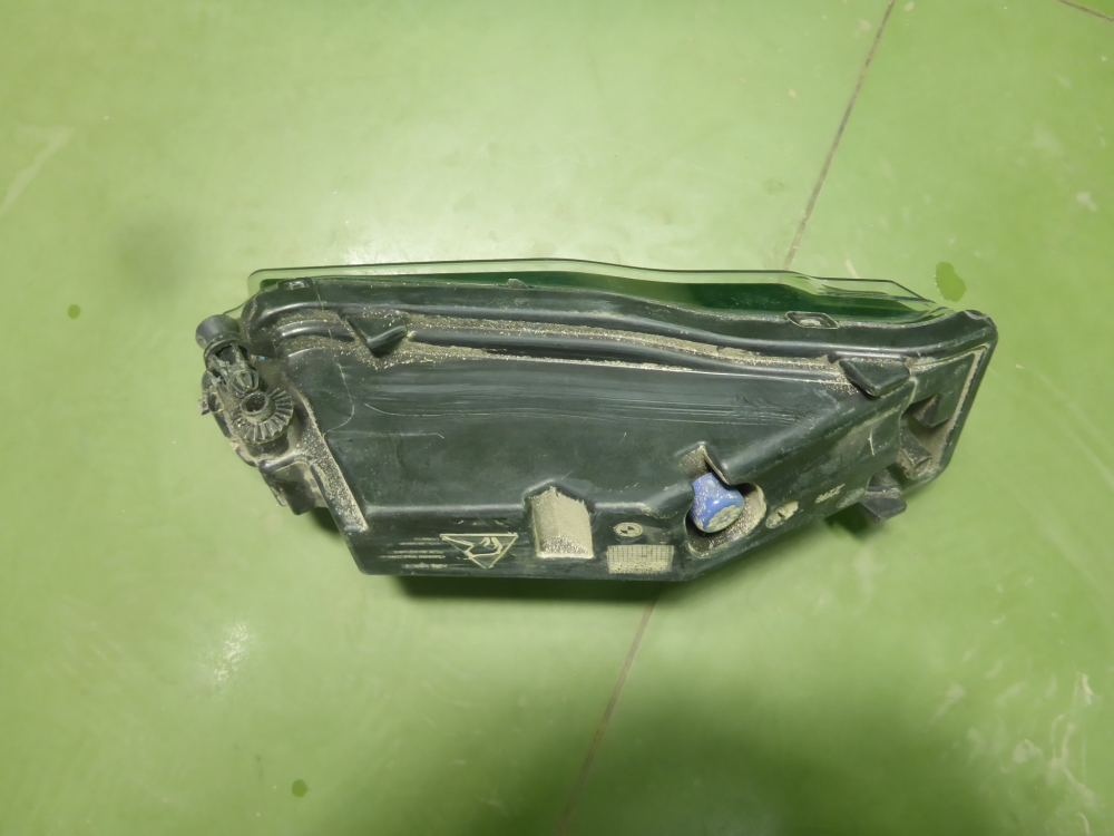 Фара противотуманная левая