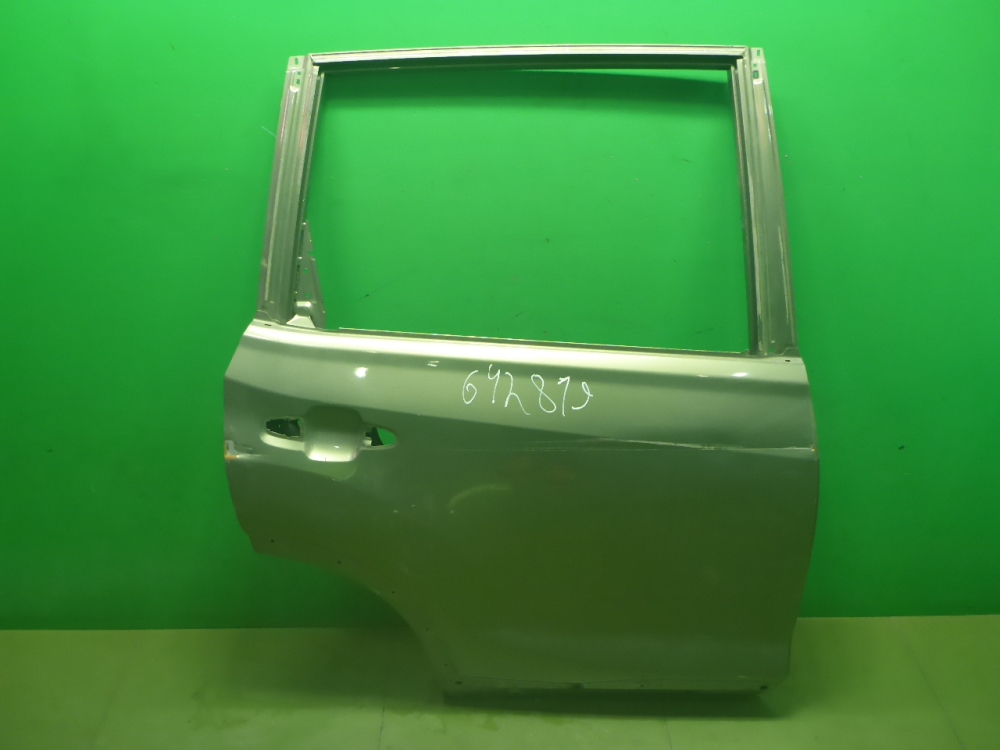 Дверь задняя правая