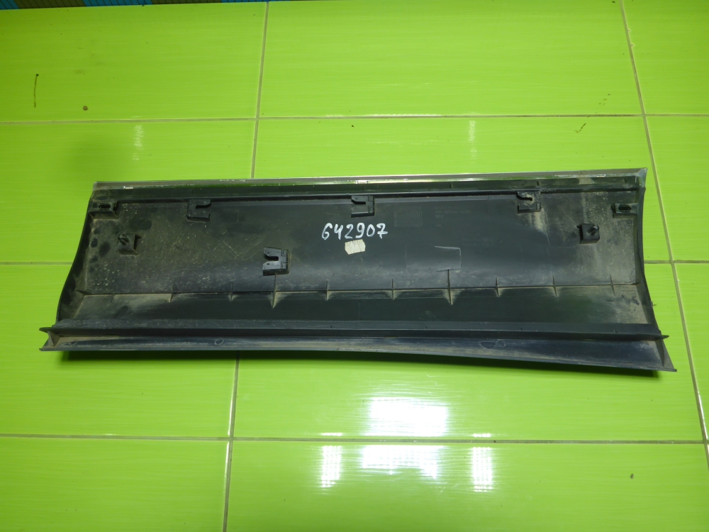 Накладка двери задней правой