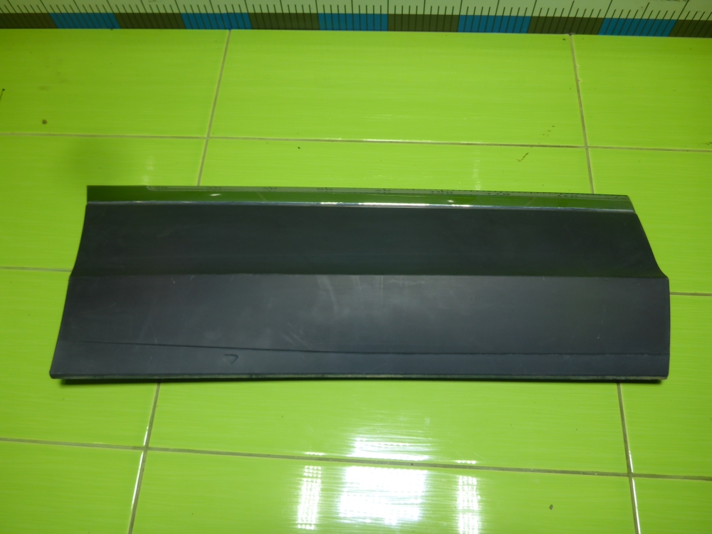 Накладка двери задней правой