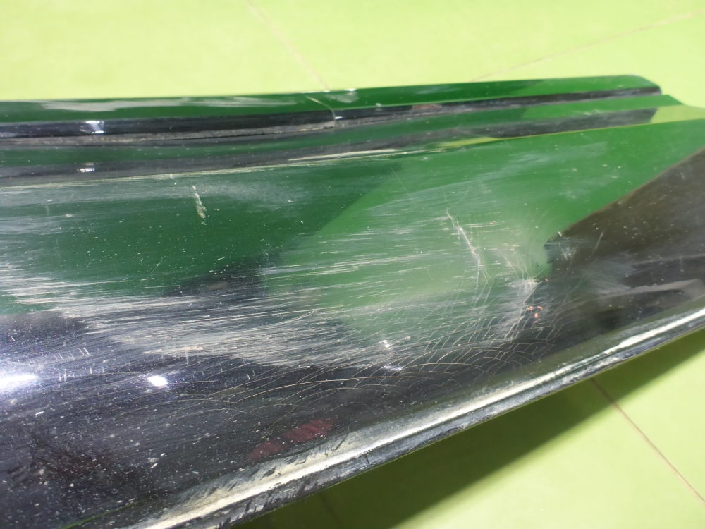 Накладка двери передней левой