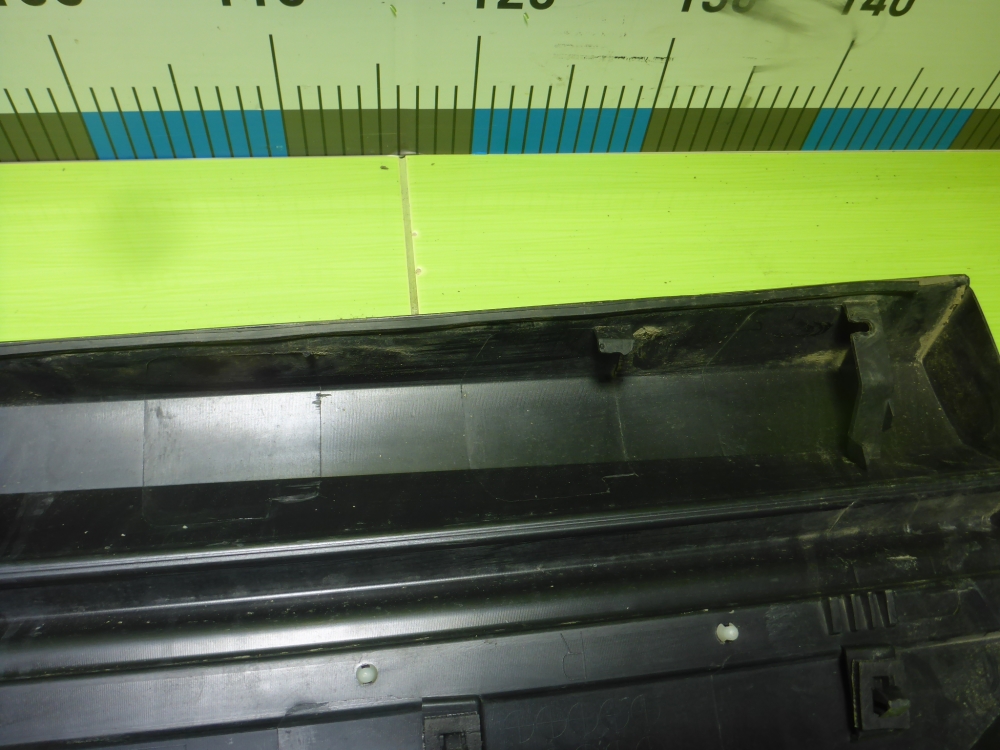 Накладка двери передней правой