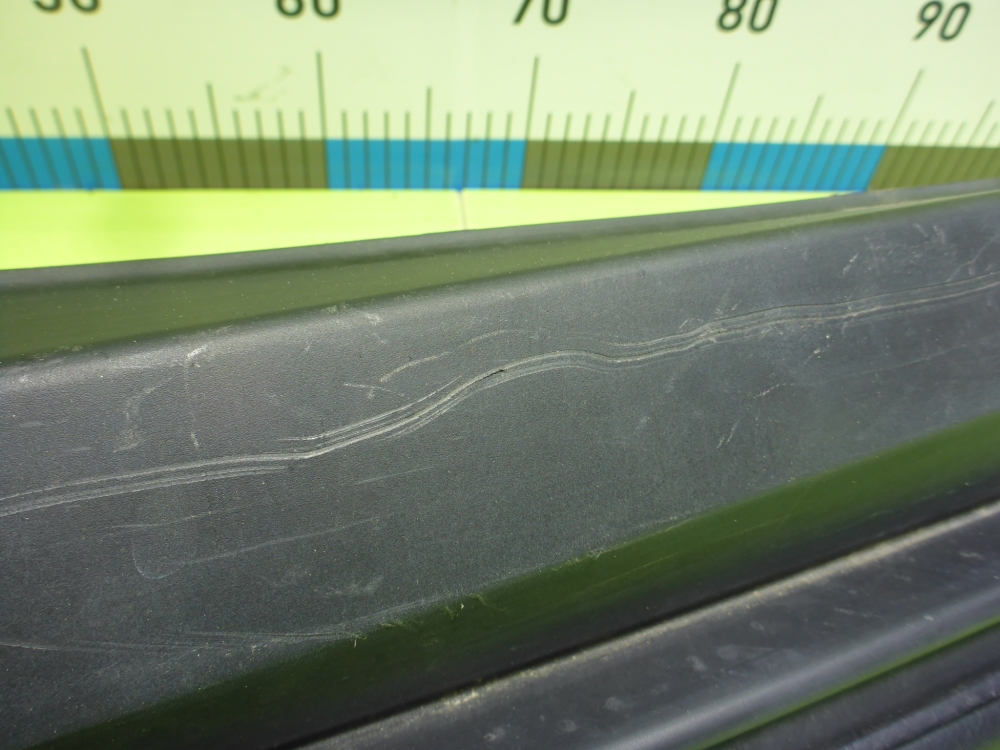 Накладка двери передней правой