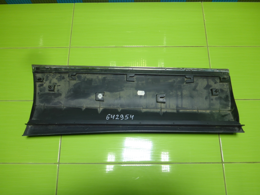 Накладка двери задней левой
