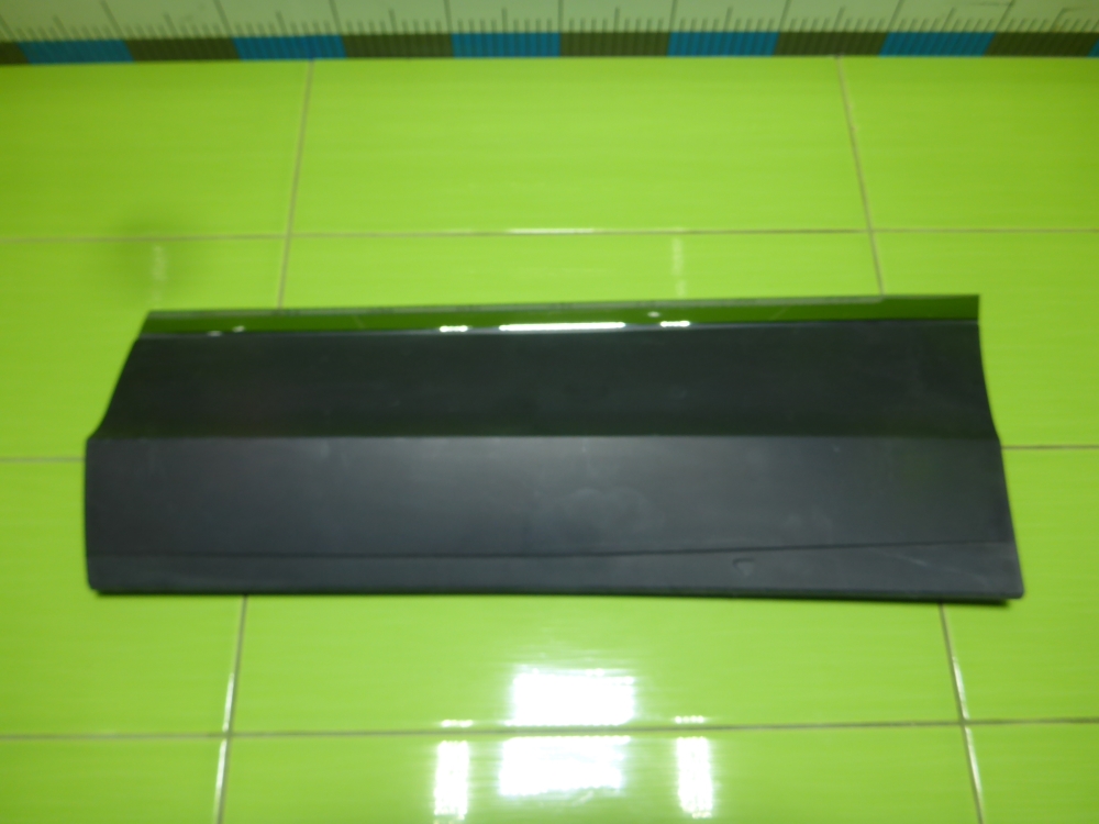 Накладка двери задней левой