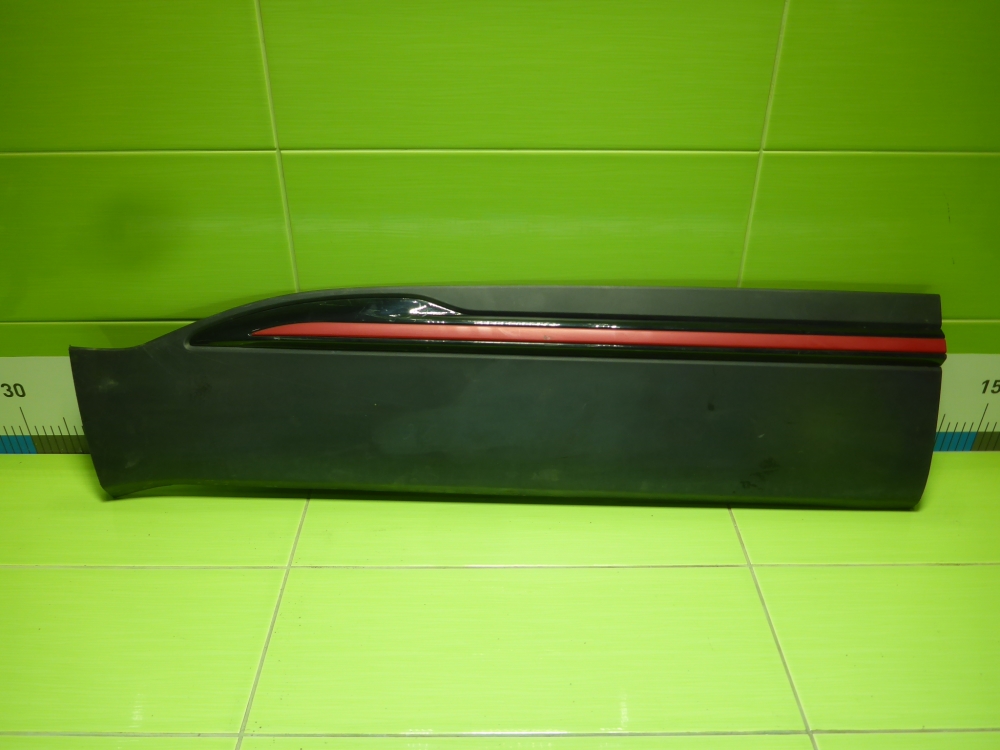 Накладка двери передней левой