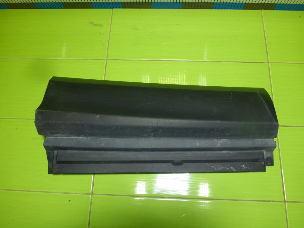 Накладка двери задней правой