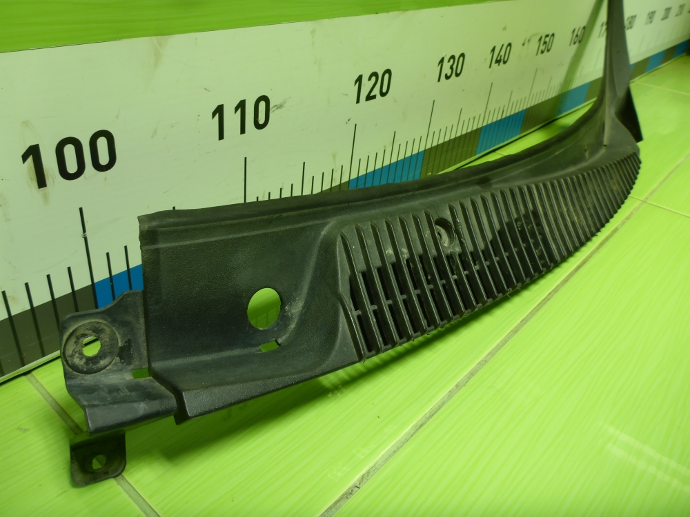 Решетка стеклоочистителей (Жабо)